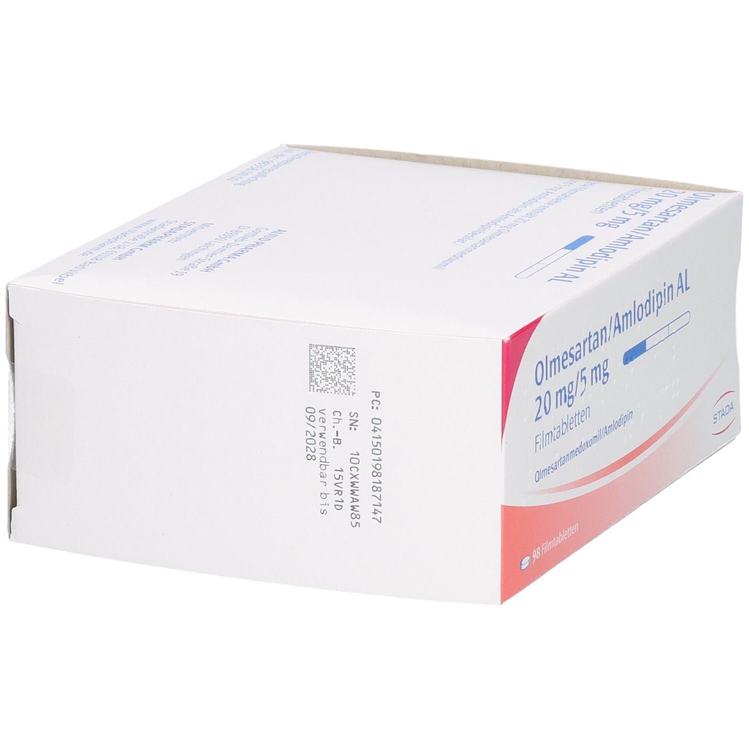 Weißer Karton, schräg von oben gesehen. Beschriftung: Olmesartan/Amlodipin AL 20 mg/5 mg Filmtabletten. STADA Logo.