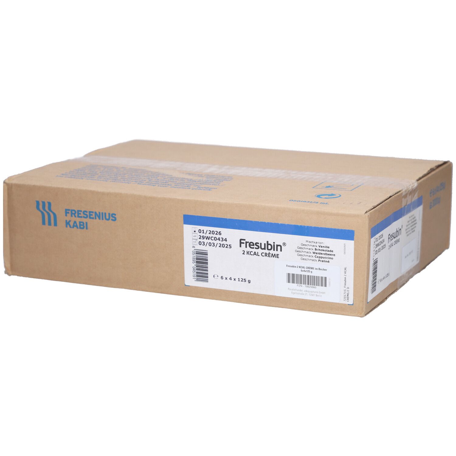 Karton mit FRESUBIN 2 kcal Creme. Aufdrucke: Haltbarkeit, Gewicht, Chargennummer. Braun, rechteckig.