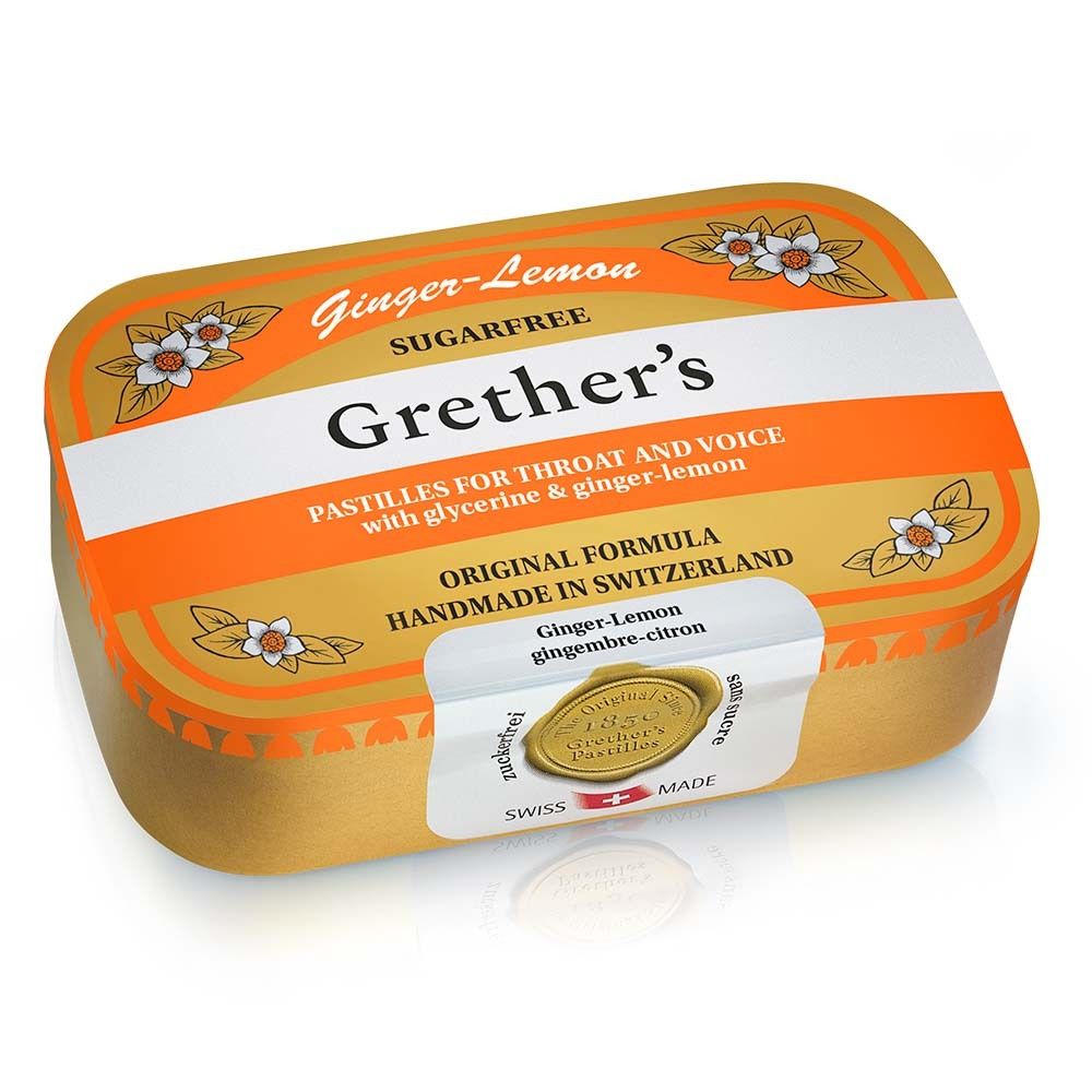 Goldfarbene Schachtel mit Pastillen. Aufschrift: Grether's, Ginger-Lemon, zuckerfrei. Schweizer Qualitätssiegel.
