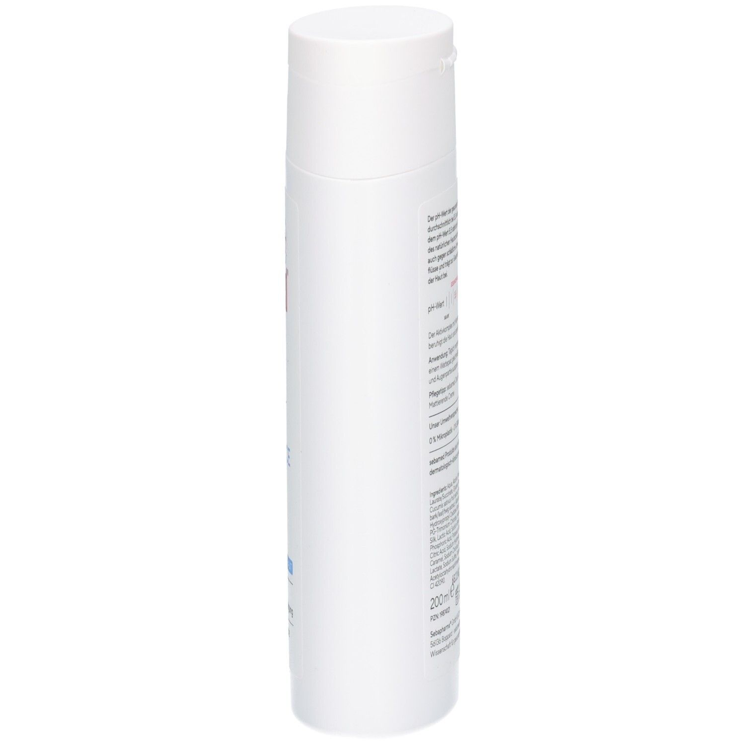 Seitenansicht einer weißen Flasche Sebamed Clear Face Gesichtswasser. Deutlich erkennbar ist der Klappdeckel.