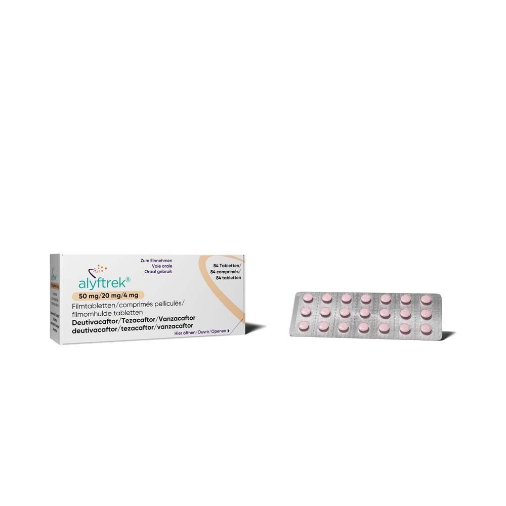 Packung und Blisterstreifen mit Tabletten. Aufschrift: alyftrek 50 mg/20 mg/4 mg. Rosa Tabletten.