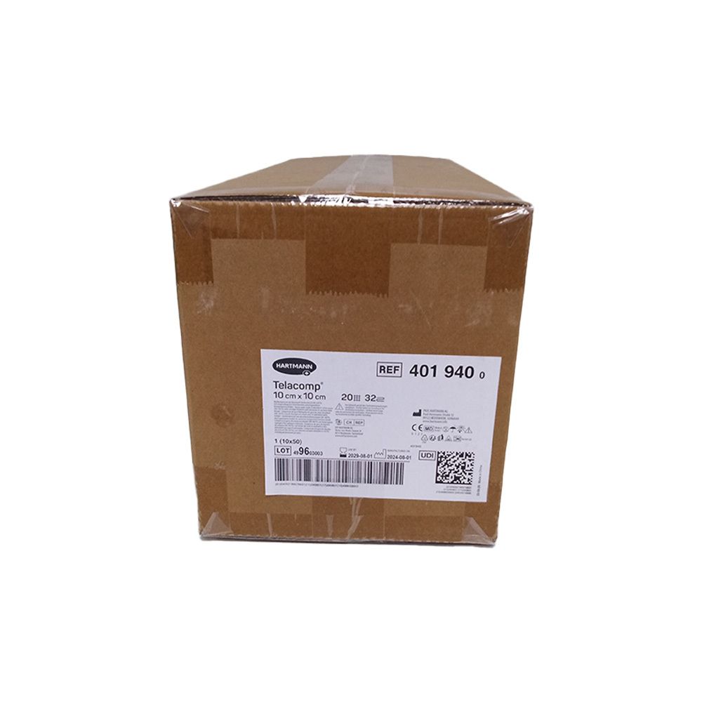Braune Kartonverpackung mit Etikett. Etikett zeigt Produktinformationen: 10 x 10 cm, steril, 32-fach. Barcode und QR-Code.