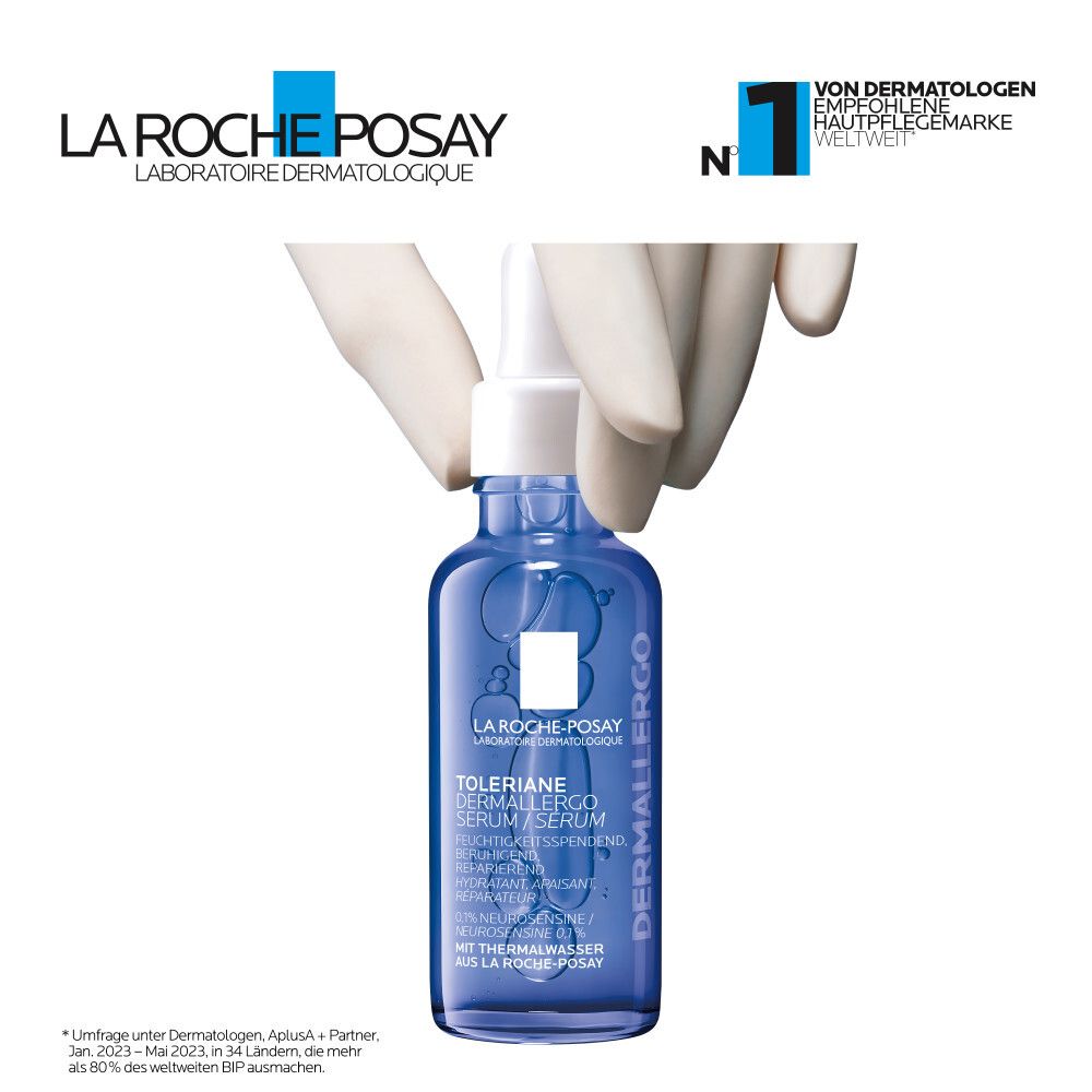Hände halten Serumfläschchen. Logo: La Roche-Posay. Aufschrift: Toleriane Dermallergo Serum. Dermatologen-Empfehlung.