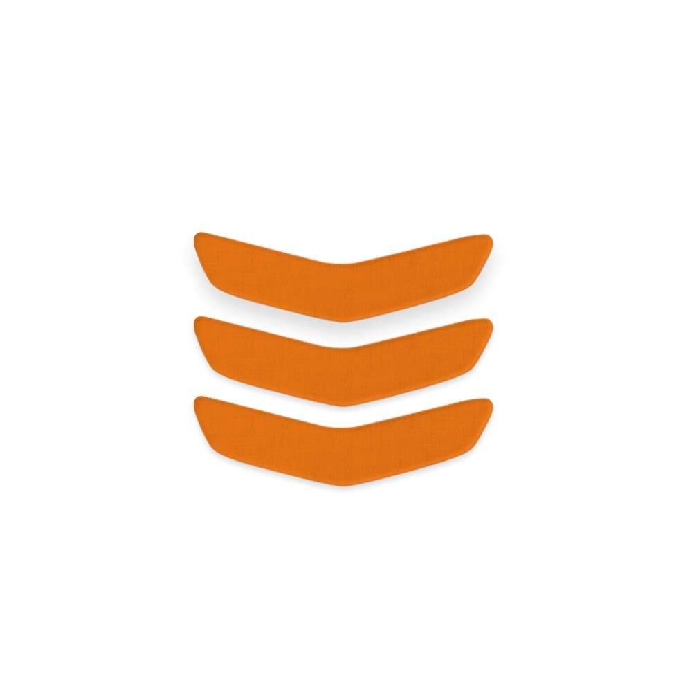 Drei orangefarbene Mund-Patches in V-Form.