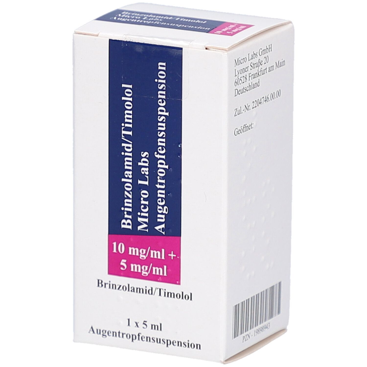 Weiße Faltschachtel mit blauer und pinkfarbener Beschriftung. Enthält Augentropfensuspension. Aufdruck: 10 mg/ml + 5 mg/ml.