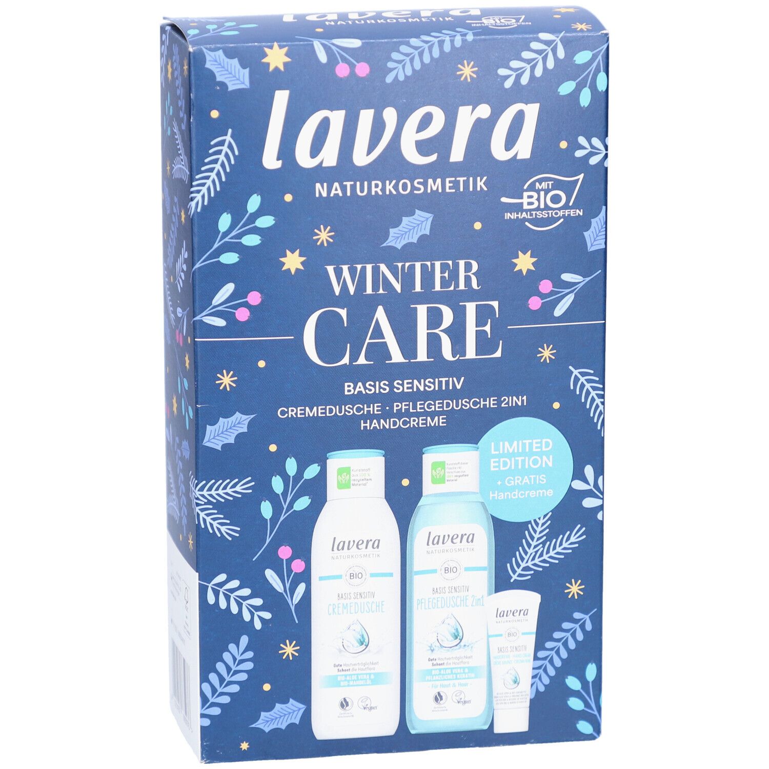 Geschenkset "Winter Care" von lavera. Enthält Cremedusche, Pflegedusche und Handcreme. Blaue Verpackung mit floralem Muster.