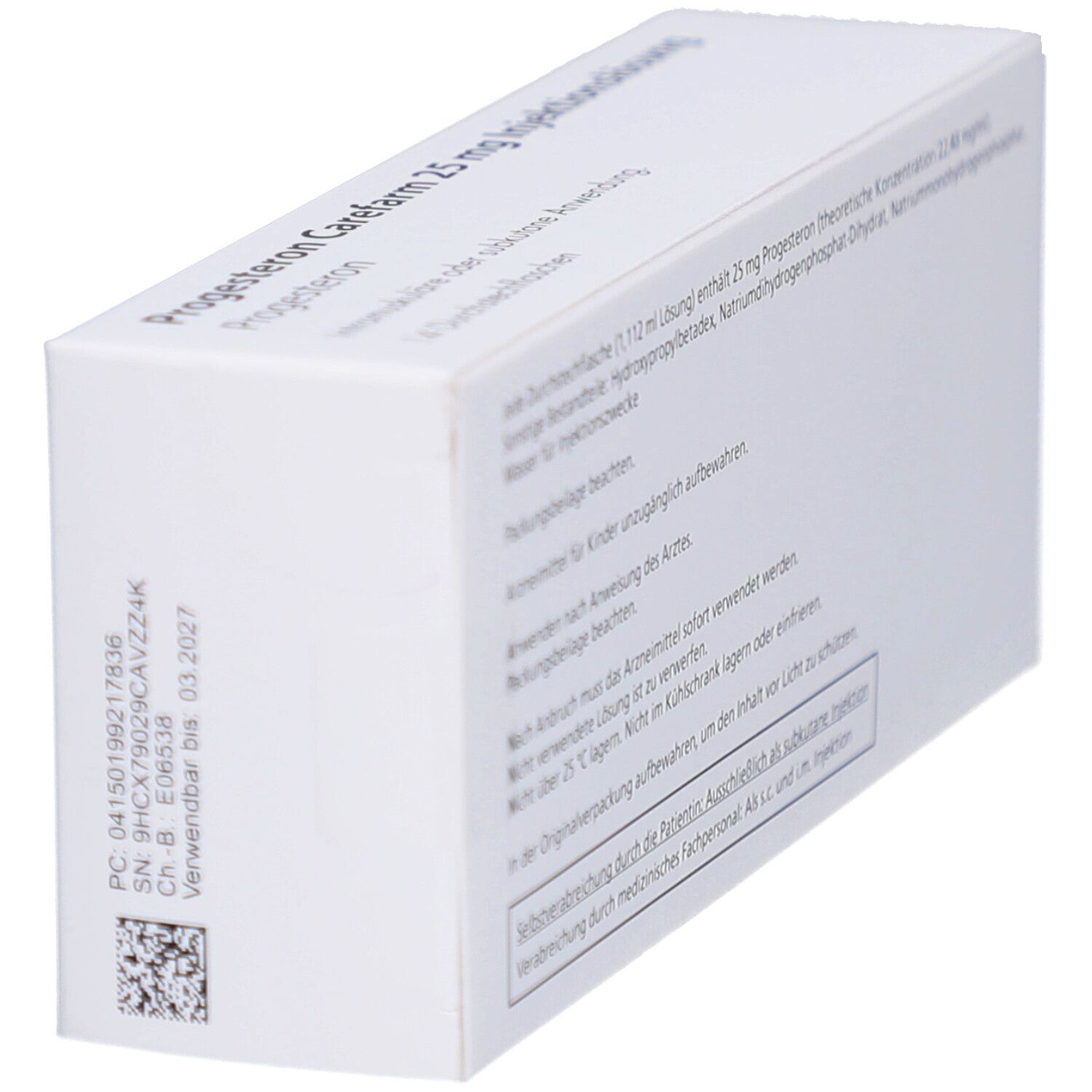 Weiße Schachtel mit Aufschrift: Progesteron Carefarm 25 mg Injektionslsg. Barcode und Verfallsdatum. Hinweise zur Anwendung und Lagerung.