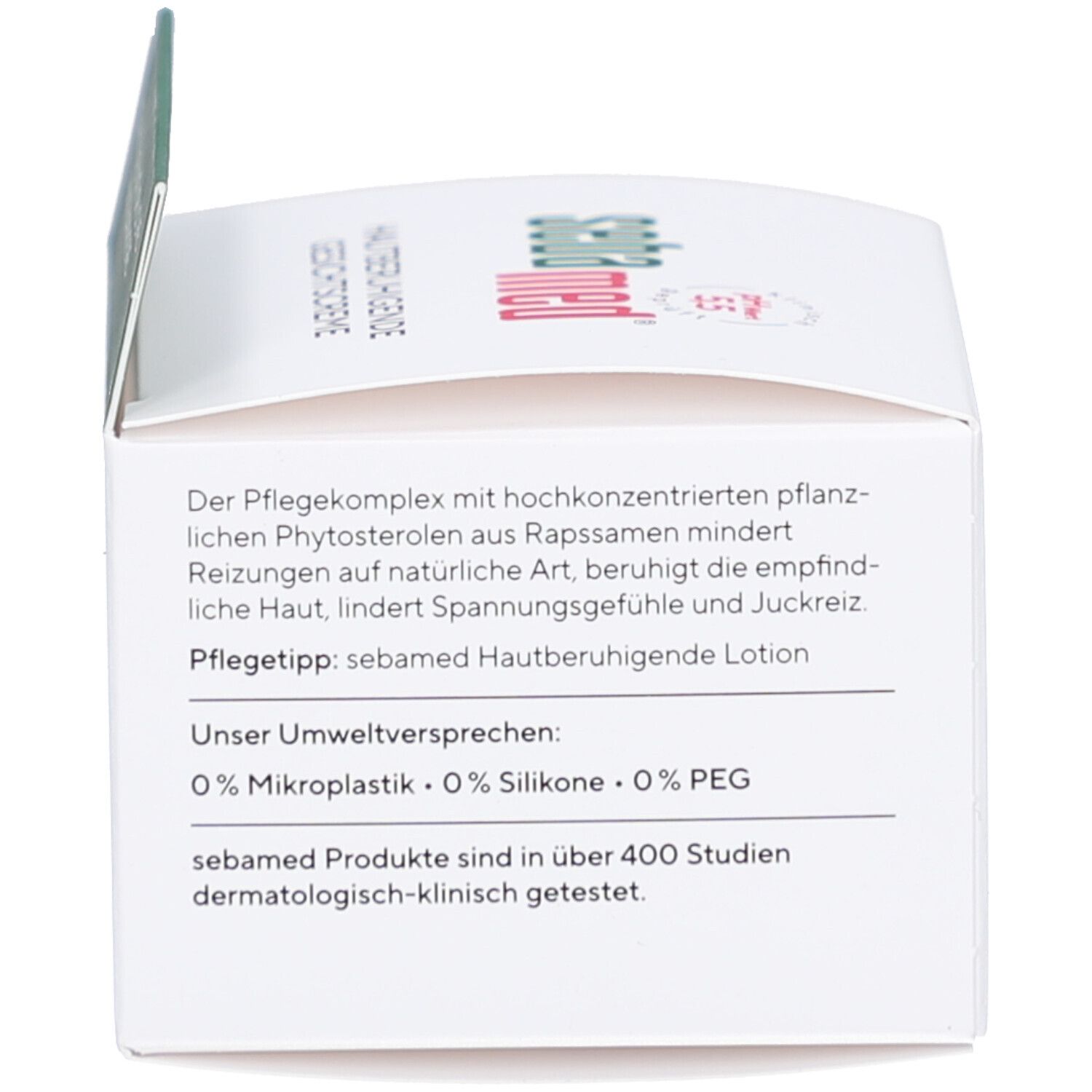 Produktverpackung, Detail. Text über Inhaltsstoffe und Umweltversprechen. Marke: sebamed.