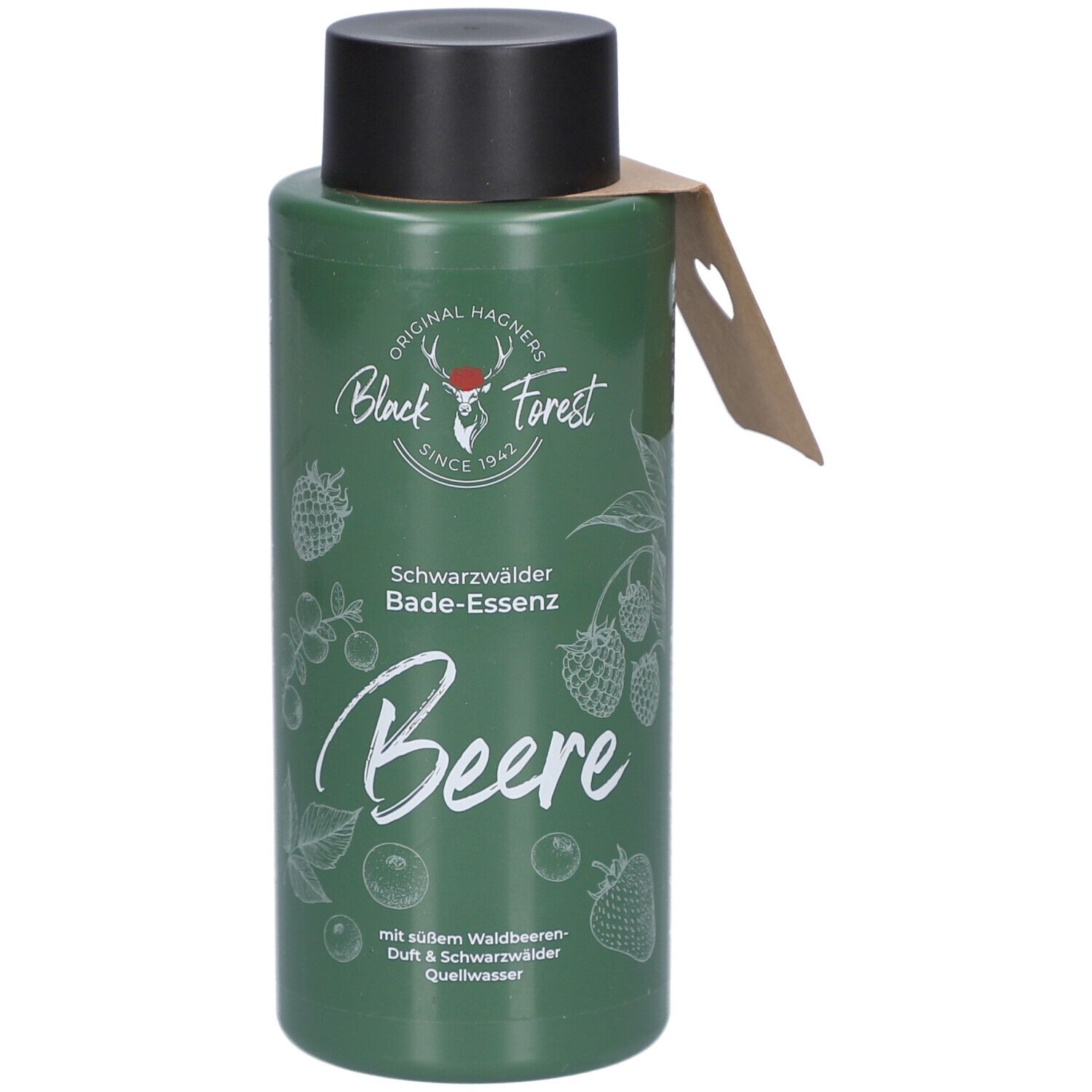 Grüne Flasche mit schwarzem Deckel und Anhänger. Aufschrift: Black Forest, Bade-Essenz Beere. Illustrationen von Beeren.