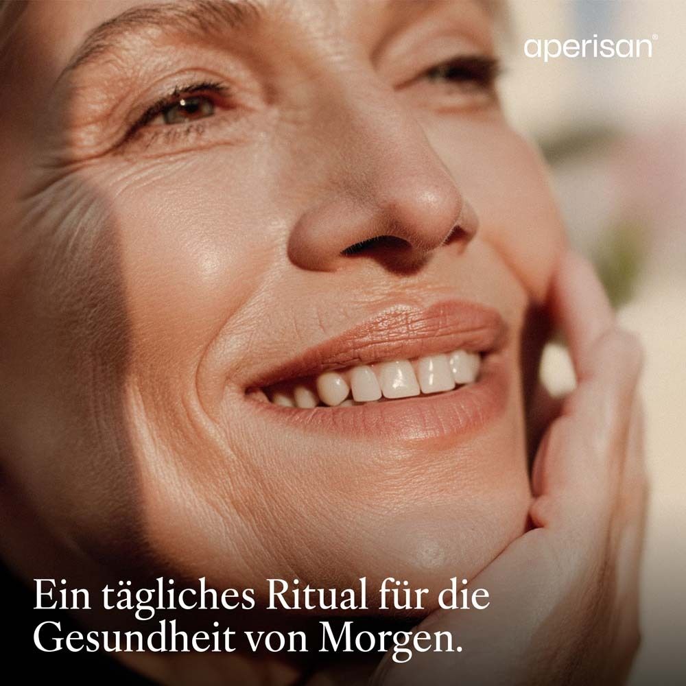 Frau berührt ihr Gesicht. Text: Ein tägliches Ritual für die Gesundheit von Morgen.