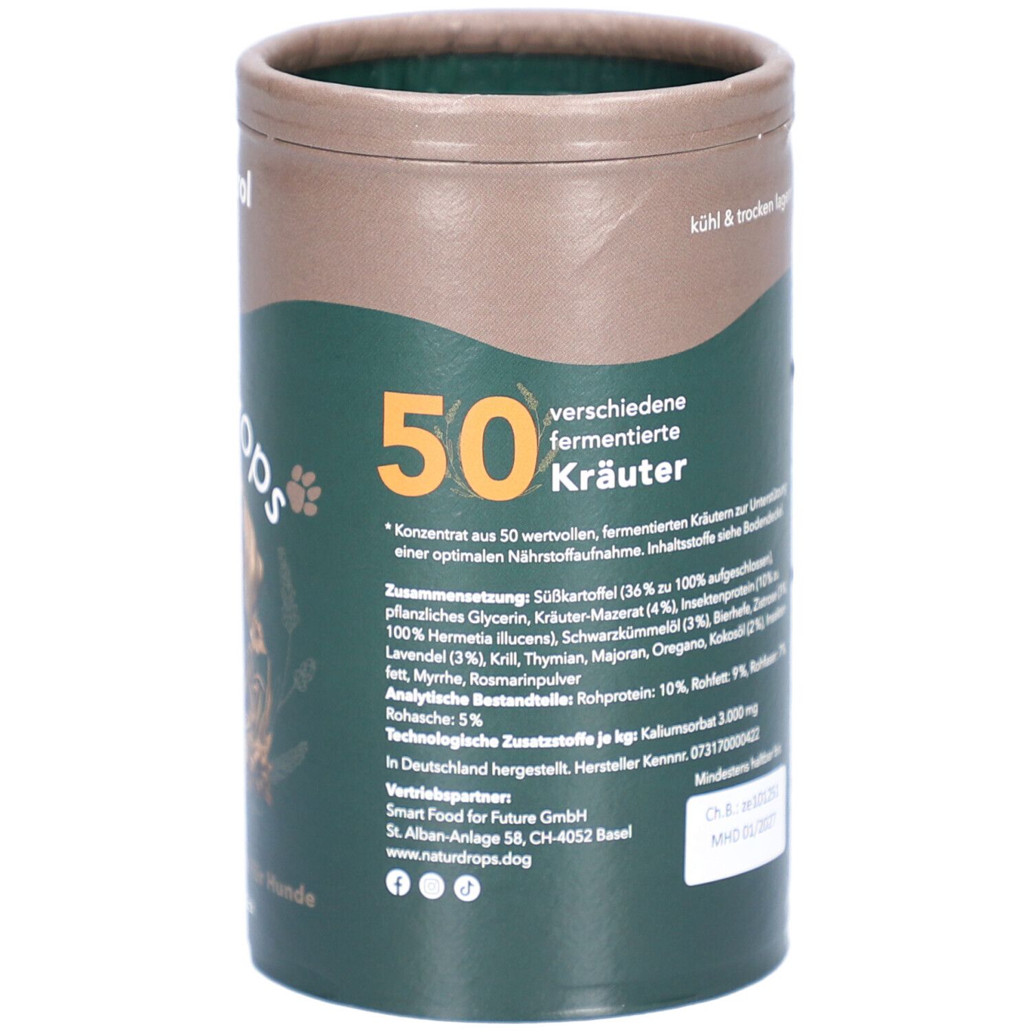 Rückseite der Dose. Text: 50 verschiedene fermentierte Kräuter. Zutatenliste, analytische Bestandteile, technologische Zusatzstoffe.