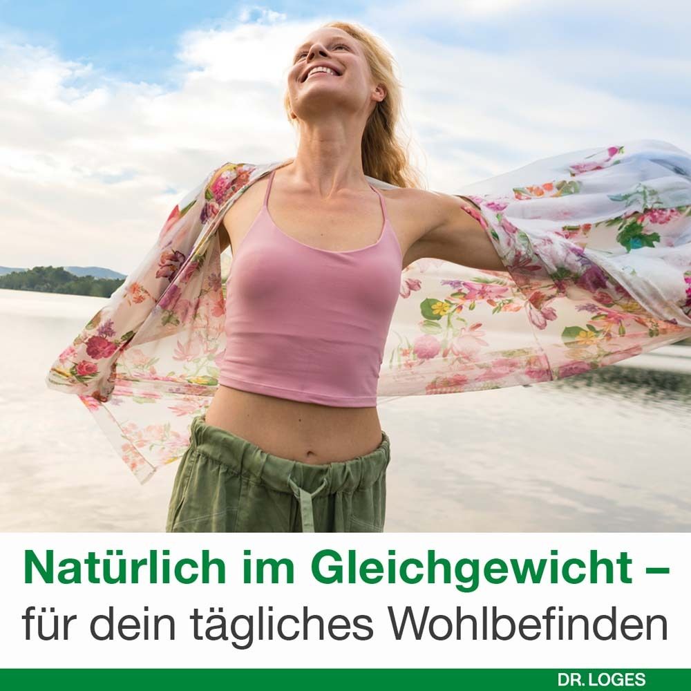 Frau mit wehendem Tuch. Text: Natürlich im Gleichgewicht – für dein tägliches Wohlbefinden.