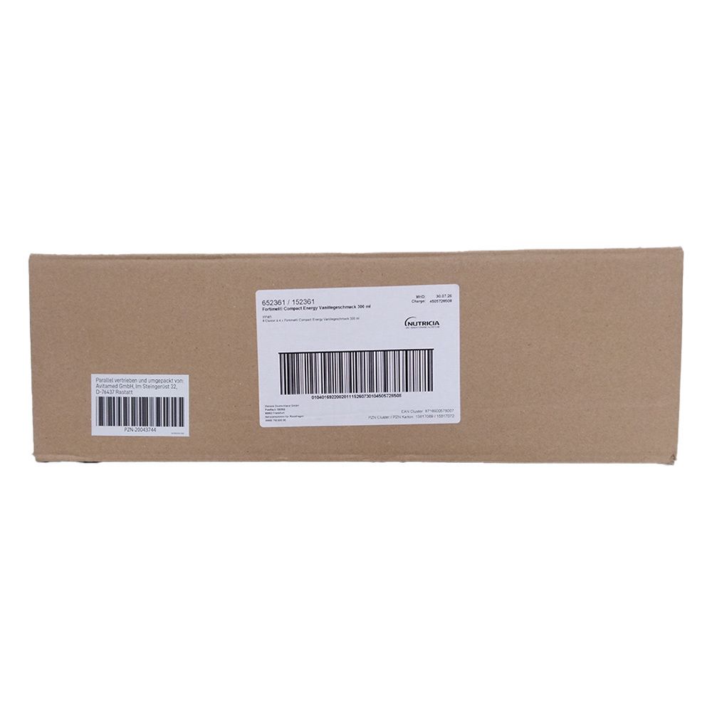 Brauner Karton mit Aufklebern. Barcode und Text. Aufkleber mit NUTRICIA Logo.