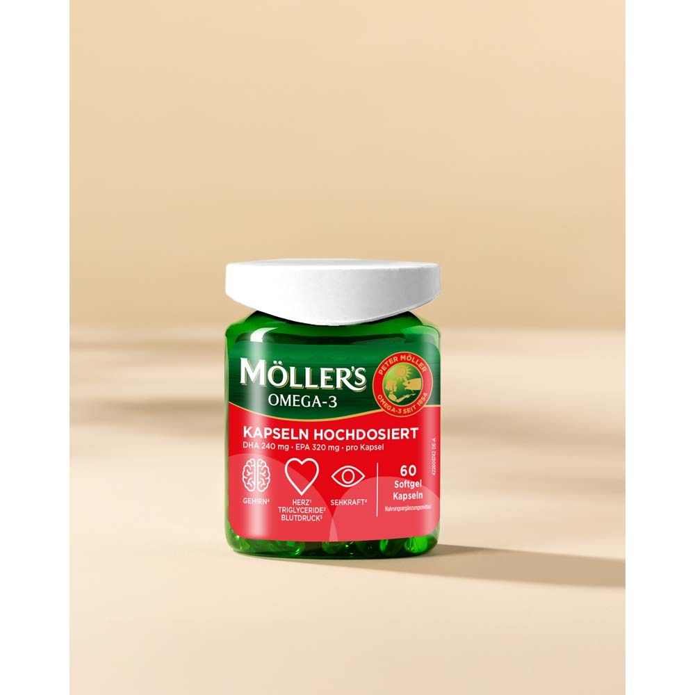 Grüne Flasche Möller's Omega-3 Kapseln. Rotes Etikett mit Produktinformationen und Icons. 60 Kapseln. Auf hellem Hintergrund.