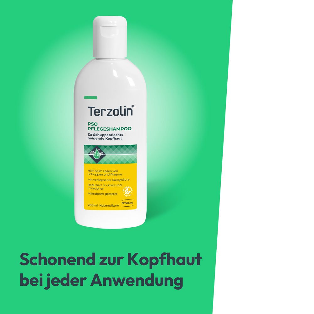 Weiße Flasche mit grünem Etikett. Terzolin PSO Pflegeshampoo. Text: Schonend zur Kopfhaut bei jeder Anwendung.