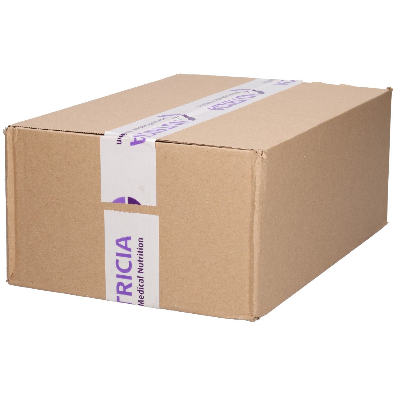 Brauner Karton mit Klebeband. Auf dem Klebeband steht 'Nutricia Medical Nutrition'. Der Karton ist leicht schräg abgebildet.