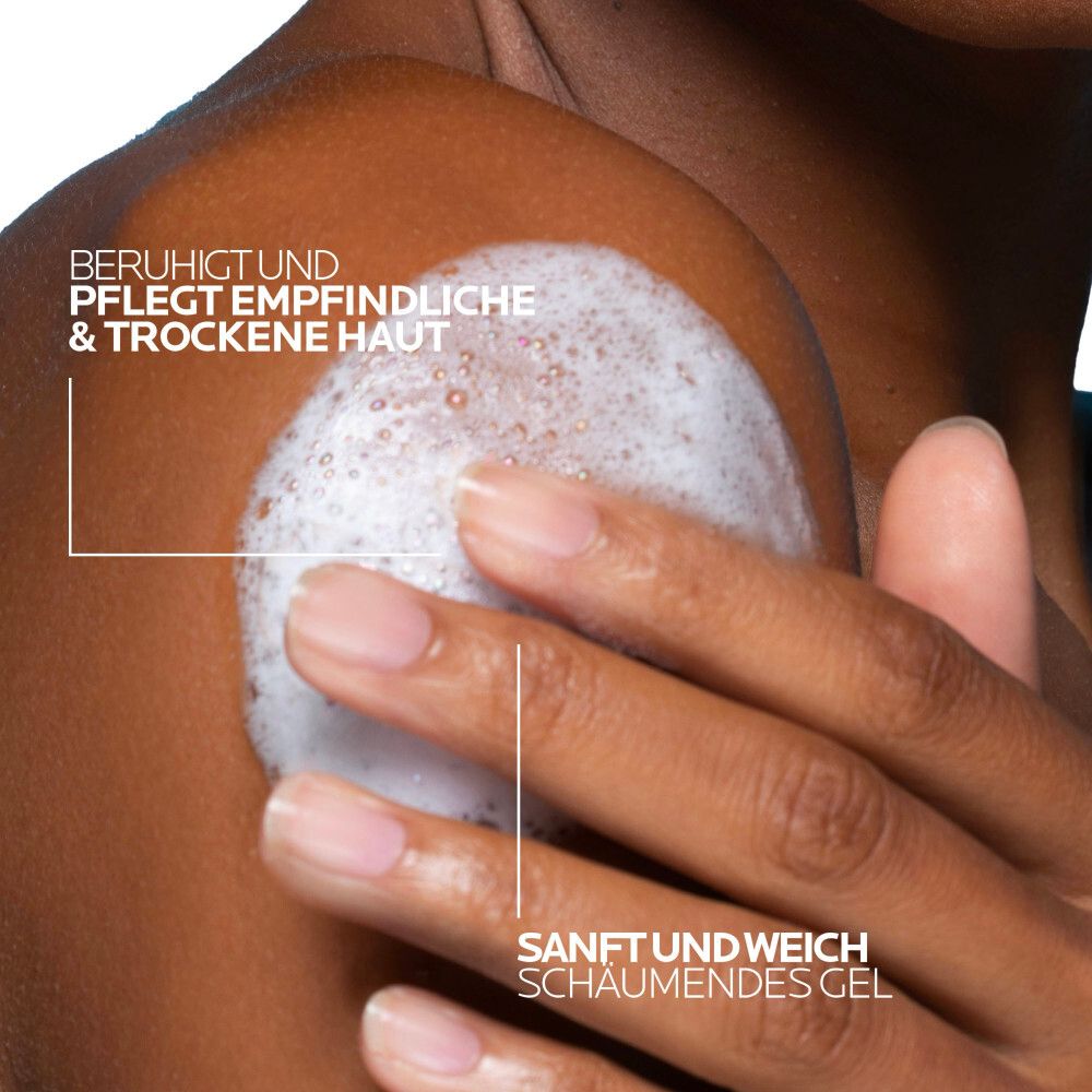 Schaumendes Gel auf Haut. Text: Beruhigt und pflegt empfindliche & trockene Haut. Sanft und weich.