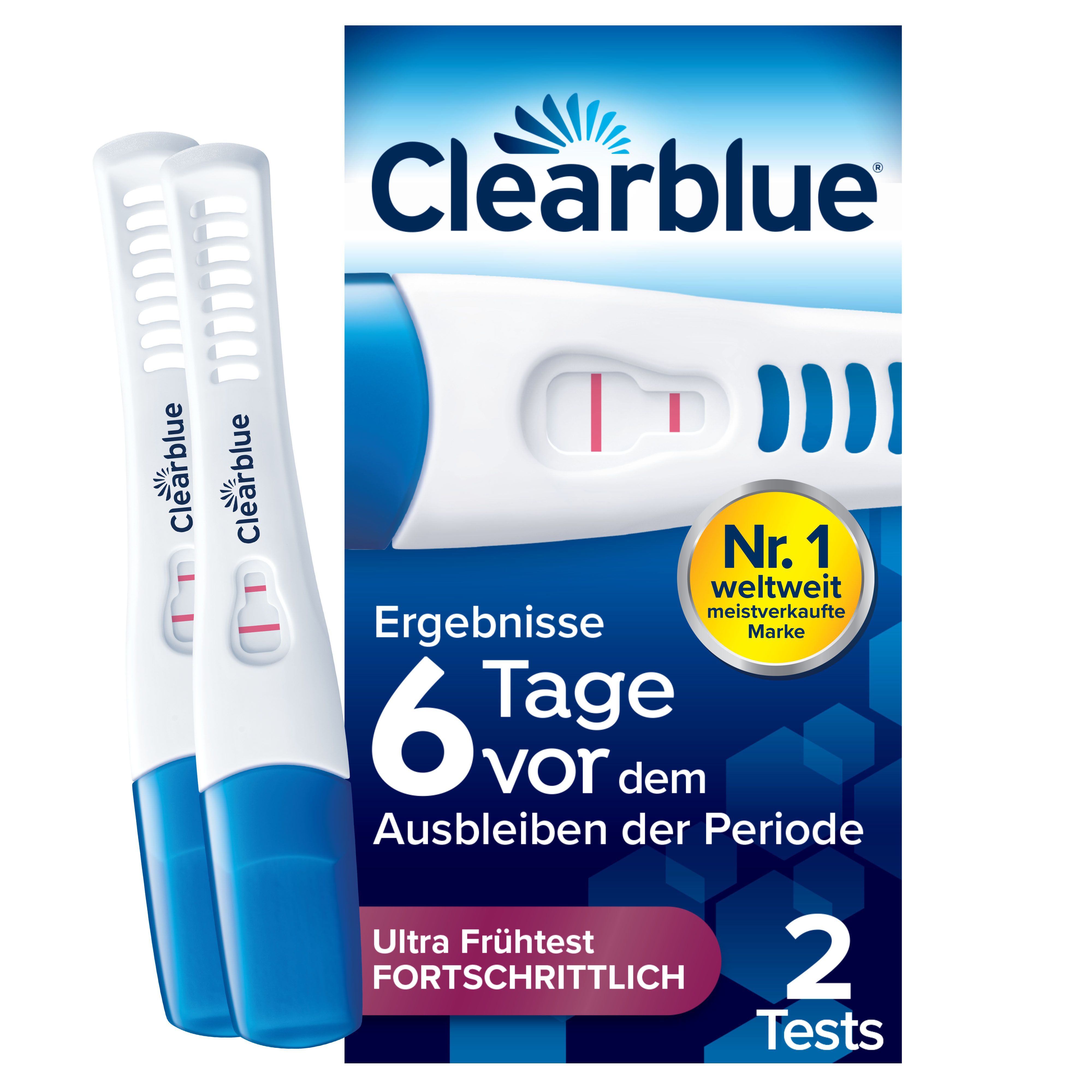Zwei Clearblue Schwangerschaftstests. Blaue und weiße Tests mit roter Ergebnislinie. Text: 6 Tage vor.