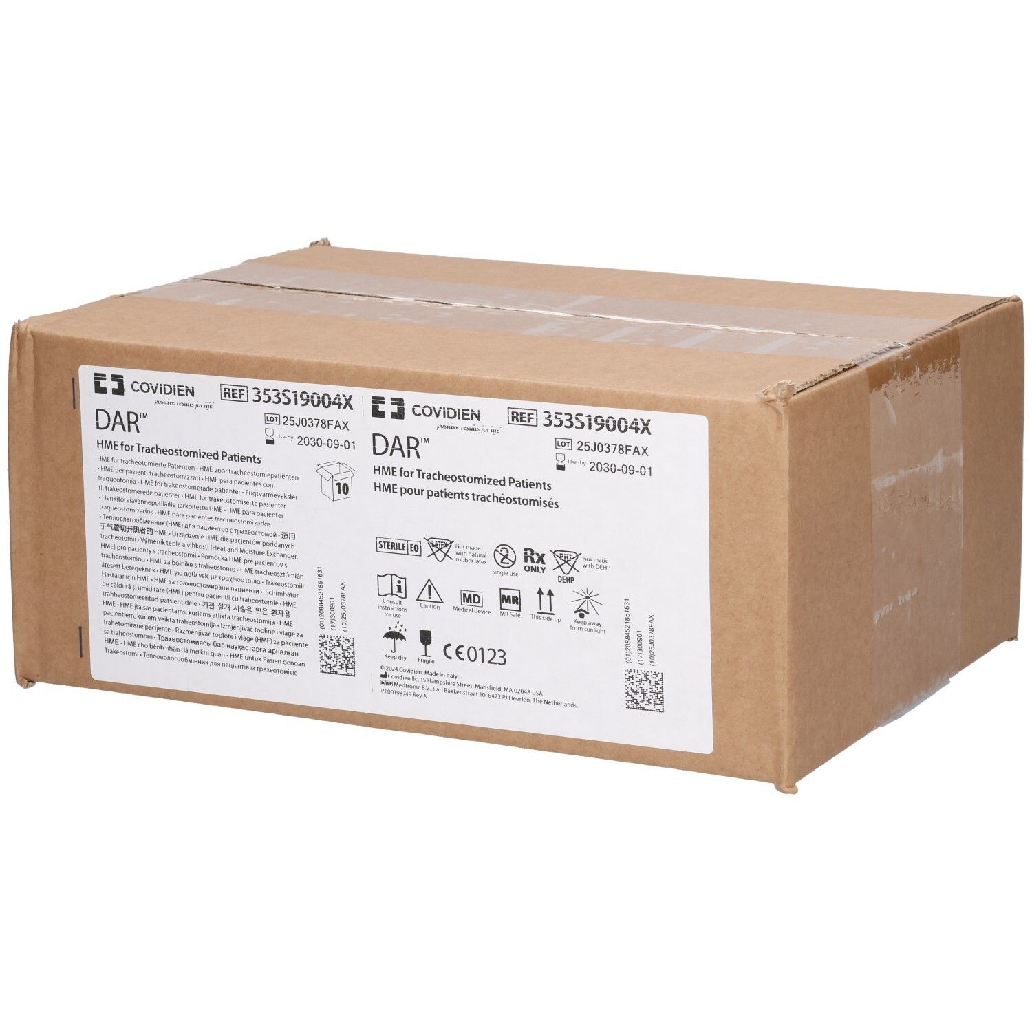 Braune Kartonverpackung mit Produktinformationen. Aufschrift: DAR HME for Tracheostomized Patients. CE-Kennzeichnung.
