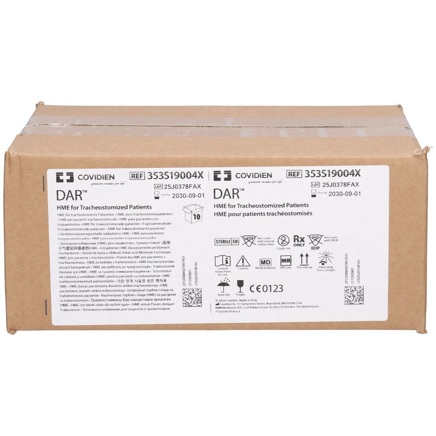 Braune Kartonverpackung mit Produktinformationen. Aufschrift: DAR HME for Tracheostomized Patients. CE-Kennzeichnung.