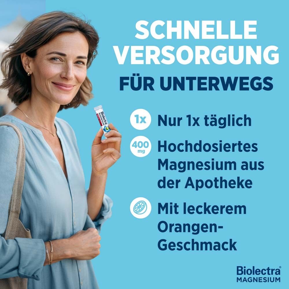 Text: Schnelle Versorgung für unterwegs. Frau hält Stick. 1x täglich, 400 mg Magnesium aus der Apotheke. Mit Orangen-Geschmack.