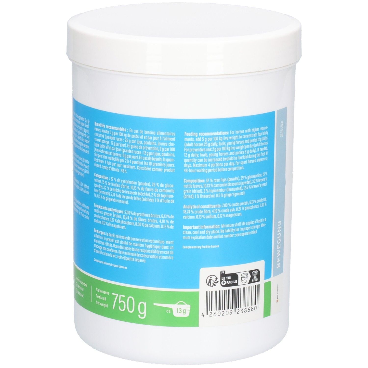 Weißer Behälter mit Deckel. Blaue und grüne Etiketten mit Text. 750g. Messlöffel-Symbol. Barcode. Text.