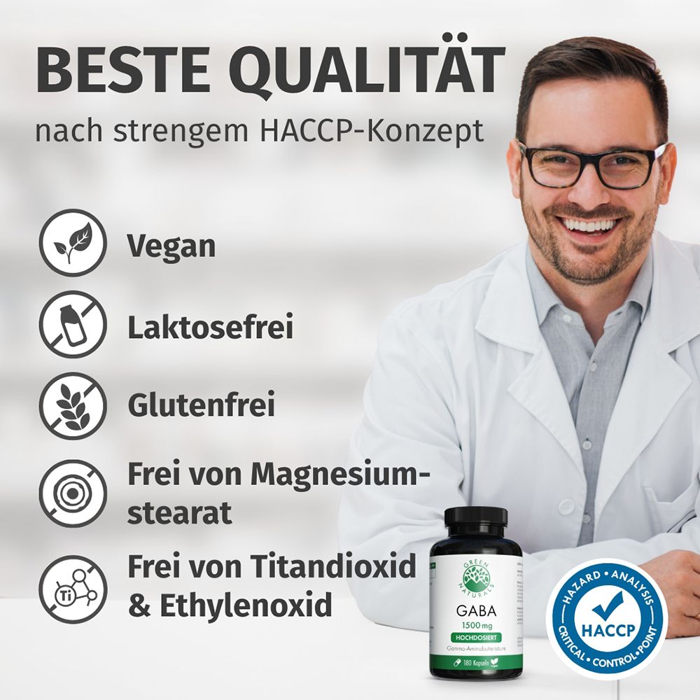 Mann im Laborkittel lächelt. Liste mit Siegeln: Vegan, Laktosefrei, Glutenfrei, HACCP.