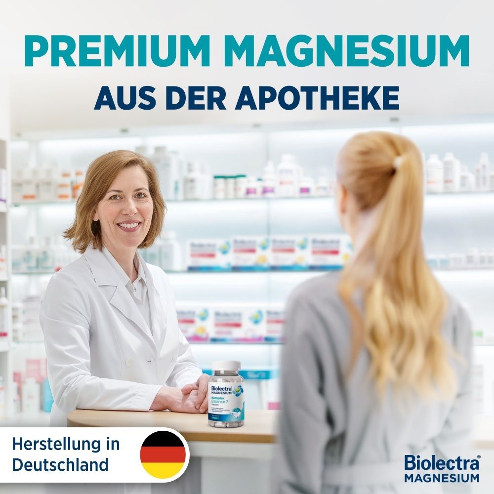 Apothekerin und Kundin im Gespräch. Biolectra Magnesium: Premium Magnesium aus der Apotheke. Herstellung in Deutschland.