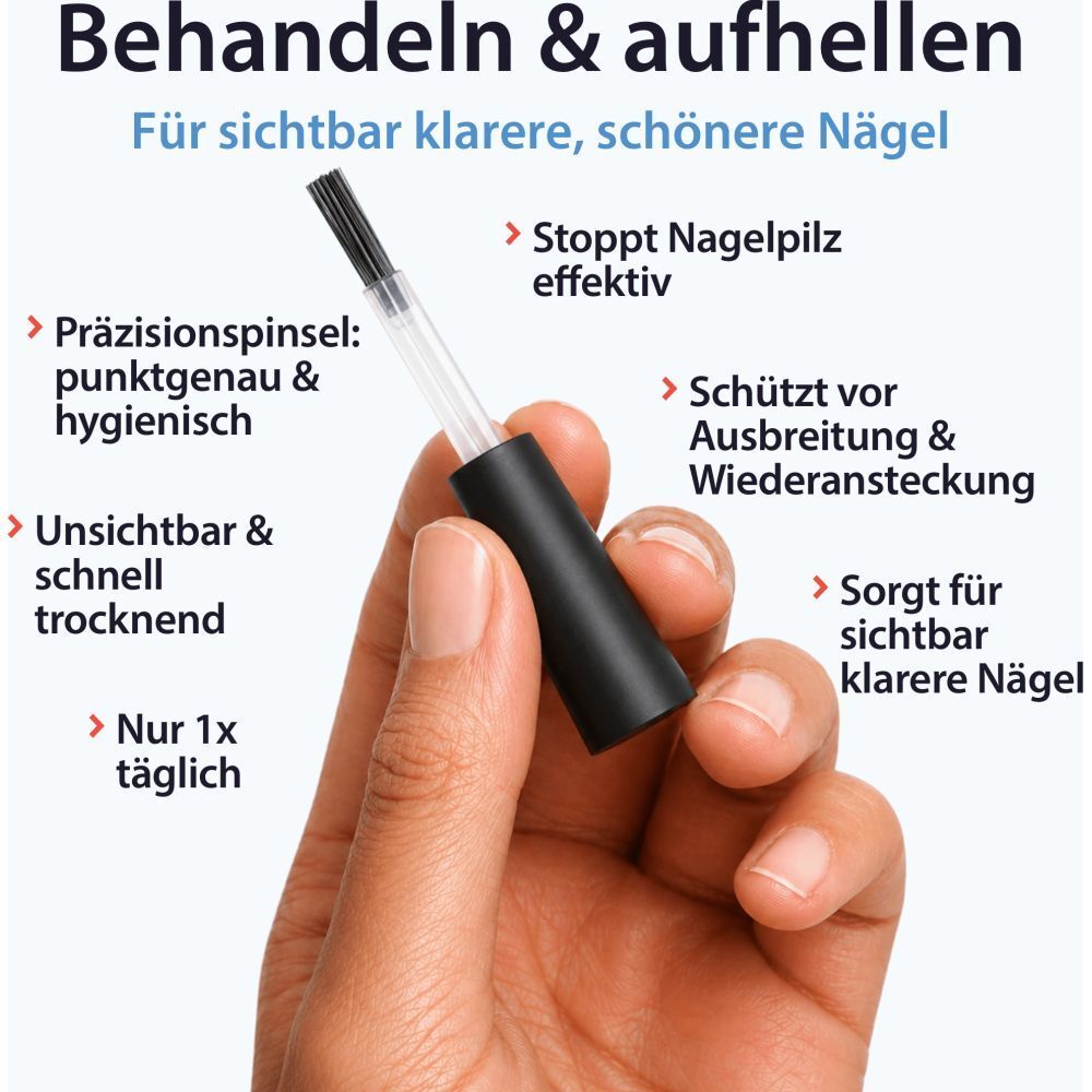 Hand hält Präzisionspinsel von Acetocaustin Nagelpilz Lösung. Zeigt Applikator und Text.