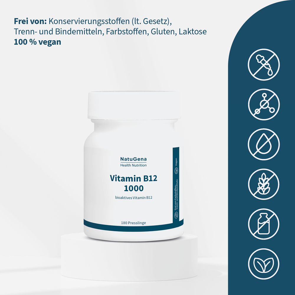 Weiße Dose NatuGena Vitamin B12 1000 auf Podest, mit Icons für vegan und frei von Zusätzen.