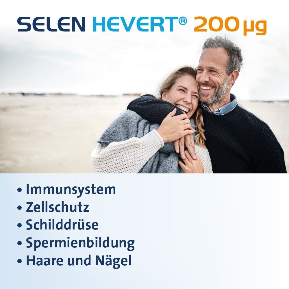Paar umarmt am Strand, mit Text zu Immunsystem, Zellschutz, Schilddrüse, Spermienbildung, Haare und Nägel.