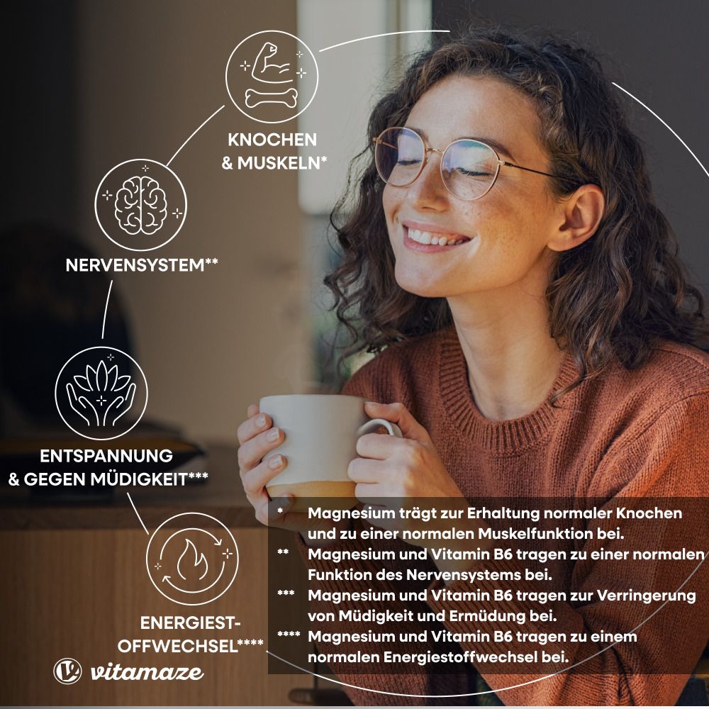 Frau mit Brille und Tasse. Text: Knochen & Muskeln, Nervensystem, Entspannung & gegen Müdigkeit, Energiestoffwechsel.