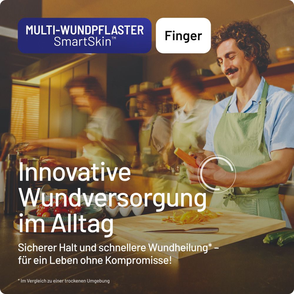 Mann schneidet Gemüse, trägt ein Pflaster am Finger. Innovative Wundversorgung im Alltag.