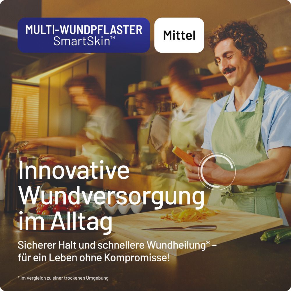 Mann schneidet Gemüse, im Hintergrund unscharfe Personen. Text: Innovative Wundversorgung im Alltag.