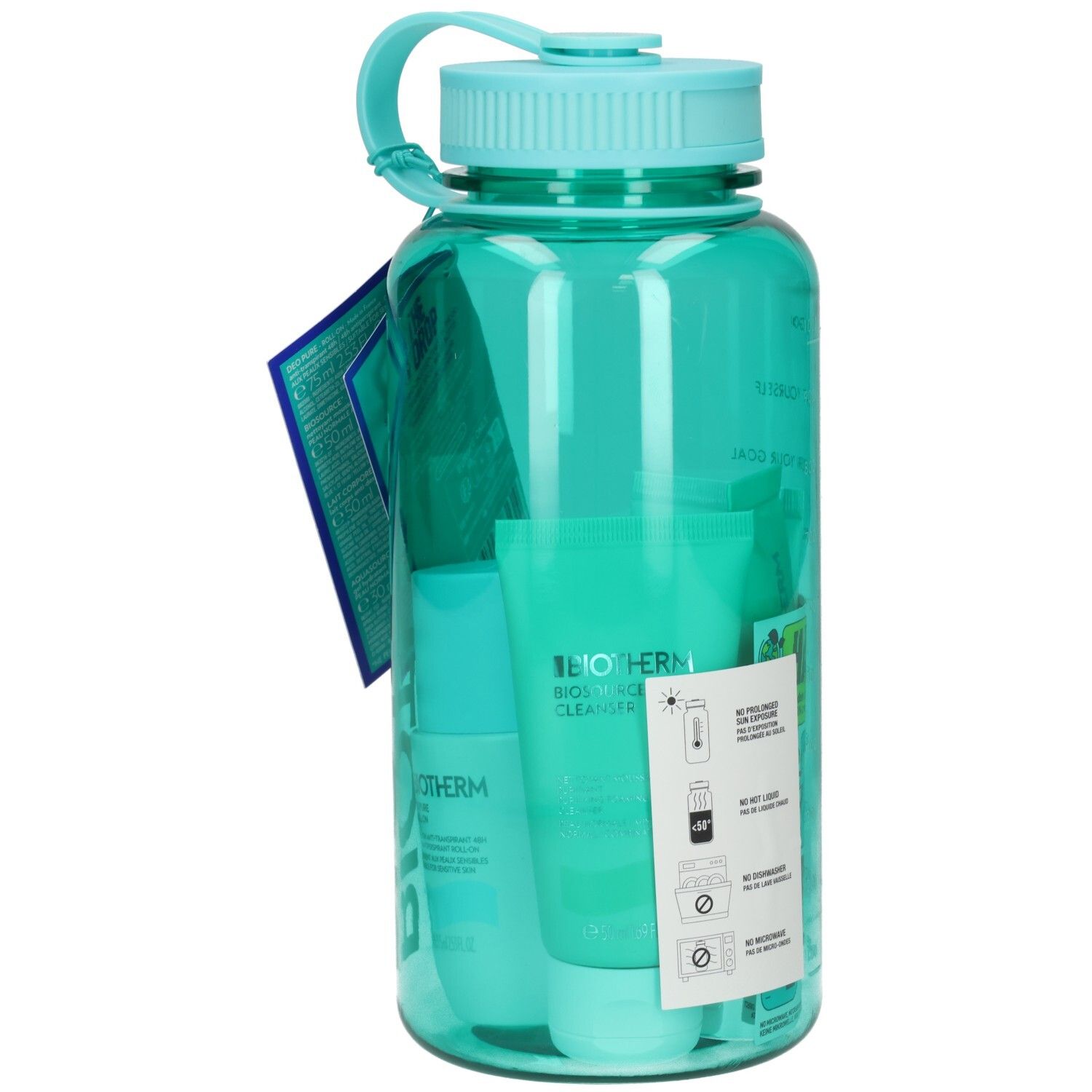 Türkise Wasserflasche mit Pflegeprodukten, inklusive Tube und Spender mit Biotherm-Logo.