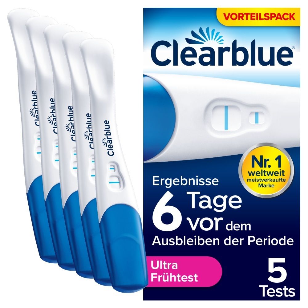 Packung mit 5 Clearblue Schwangerschaftstests Ultra Früh, mit einem Teststäbchen im Vordergrund.