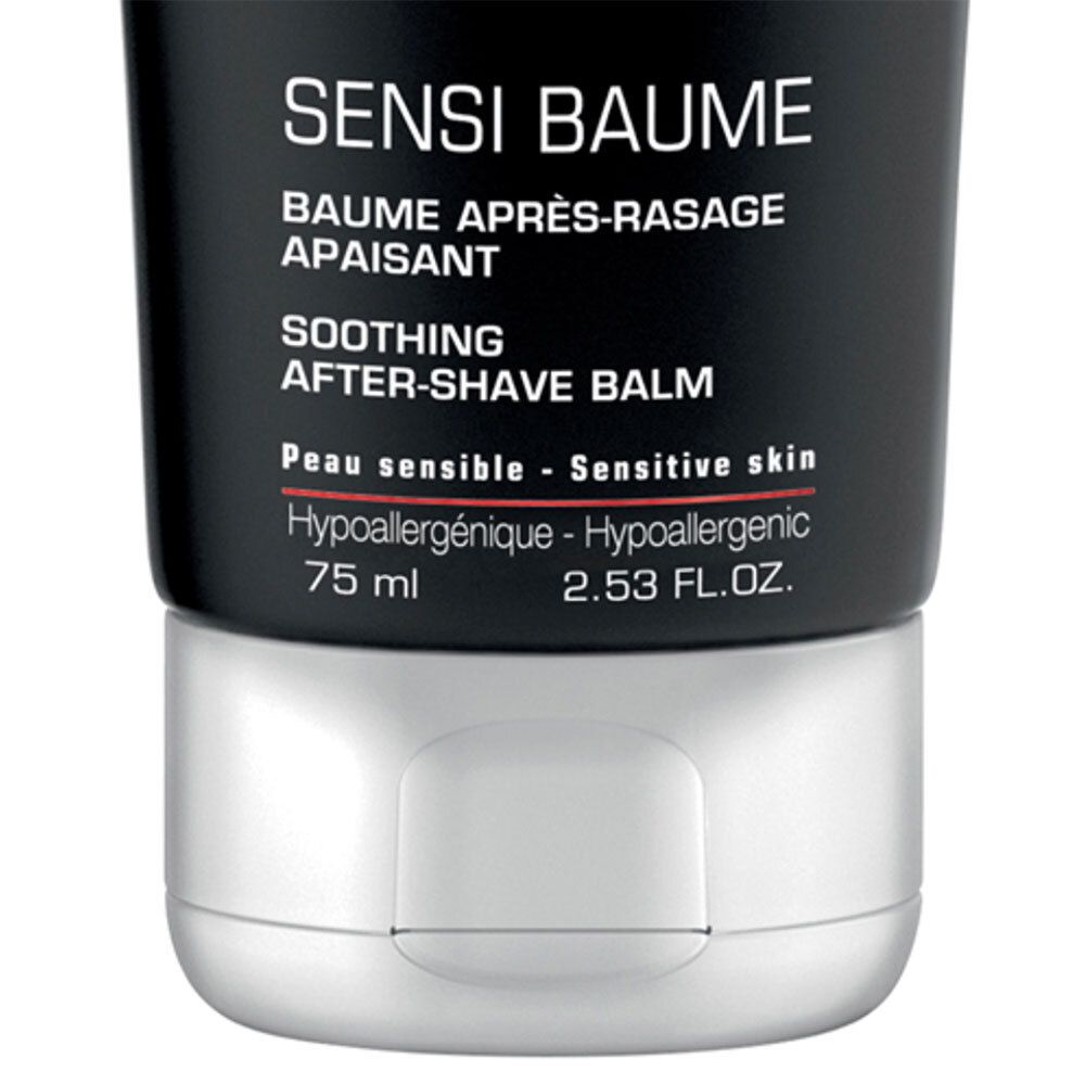 Nahaufnahme der Tube. Aufschrift: SENSI BAUME, After-Shave Balsam, Peau sensible, Hypoallergen, 75 ml.