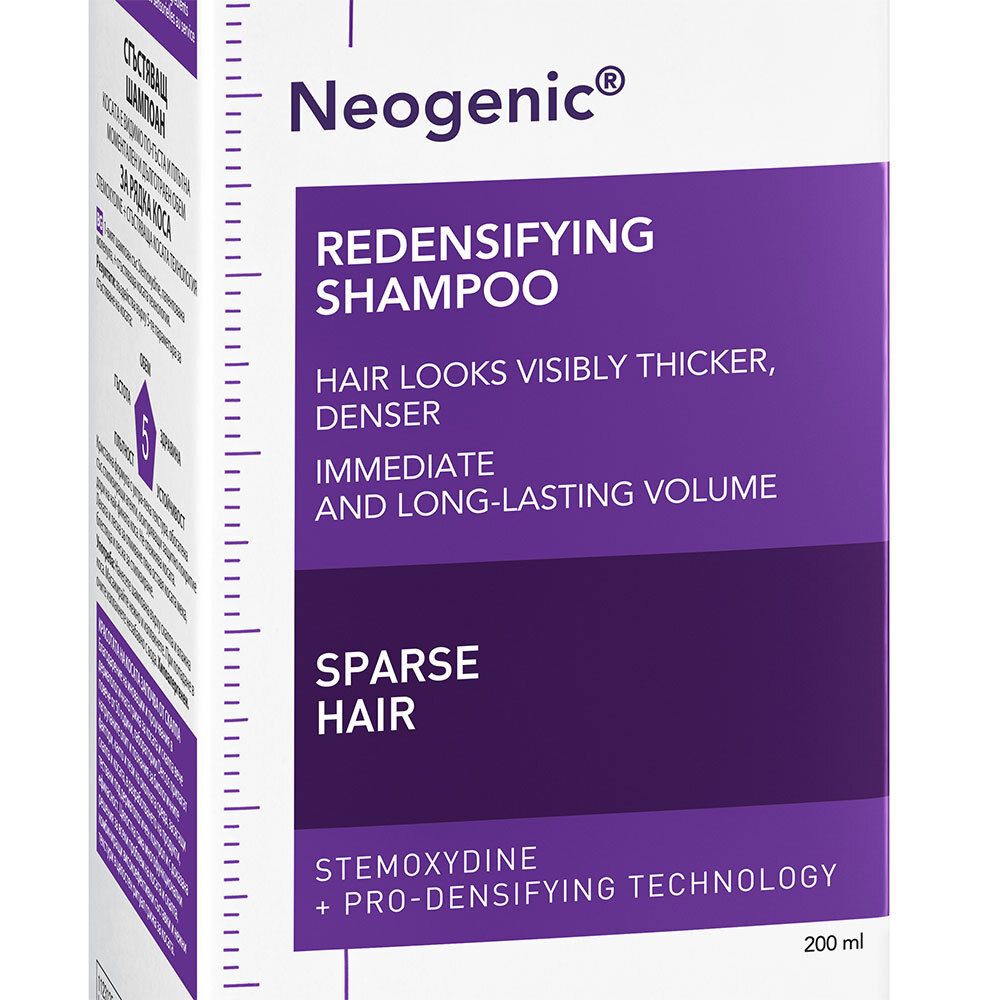 Gros plan sur l'emballage. Texte: Shampooing Redensifiant. Pour cheveux clairsemés. Avec Stemoxydine.