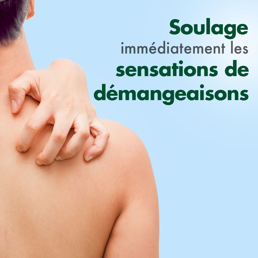 Personne se grattant le dos. Texte: Soullage immédiatement les sensations de démangeaisons. Fond bleu.