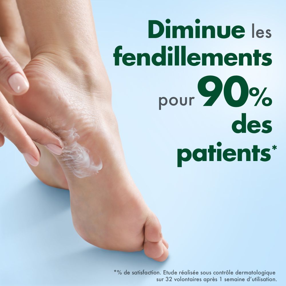 Pied avec crème, texte: Diminue les fendillements pour 90% des patients.