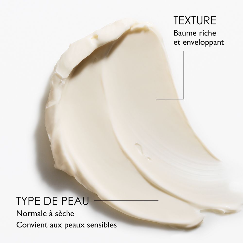 Texture crème. Pour peaux normales à sèches. Convient aux peaux sensibles.