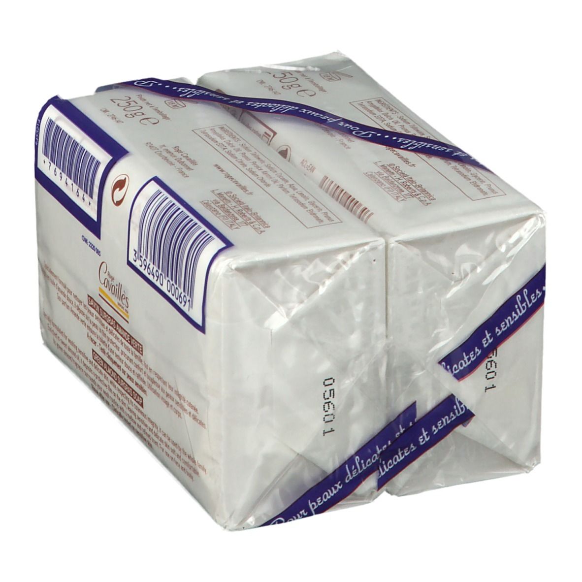 Zwei Seifenstücke in Verpackung. Rückseite mit Text und Barcode. Aufschrift: Rogé Cavaillès.