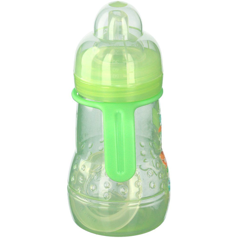 Grüne Babyflasche mit Griff. Detailansicht des Schnabels. MAM-Logo nicht sichtbar.