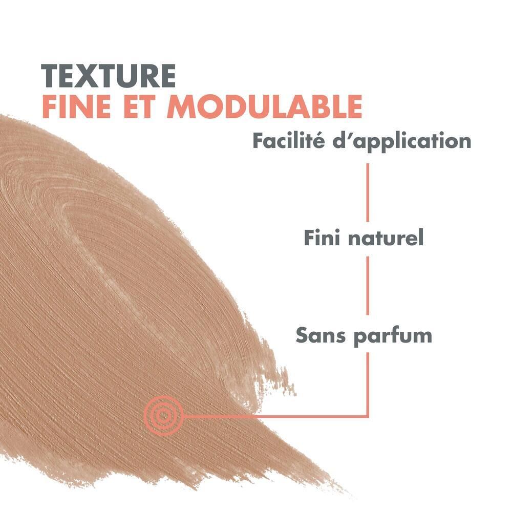 Exemple de texture. Inscription: FINE ET MODULABLE, facilité d'application, fini naturel, sans parfum.