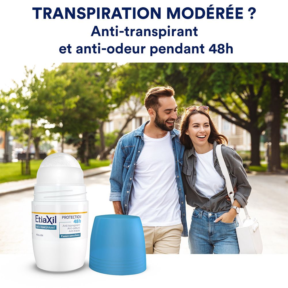 Paar im Freien. EtiaXil Roll-on mit blauem Deckel. Anti-Transpirant und Anti-Geruch für 48 Stunden.