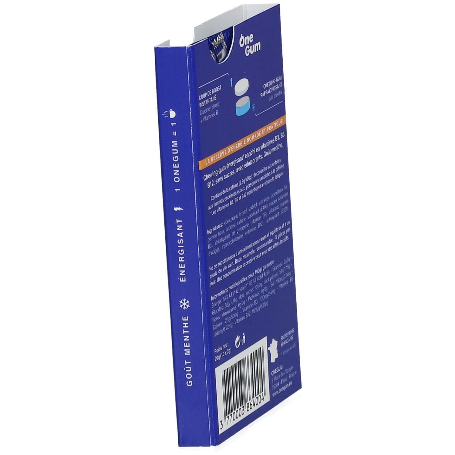 Boîte bleue 'One Gum' en biais. Texte: 'Chewing-gum énergisant', ingrédients, informations nutritionnelles, adresse du fabricant.