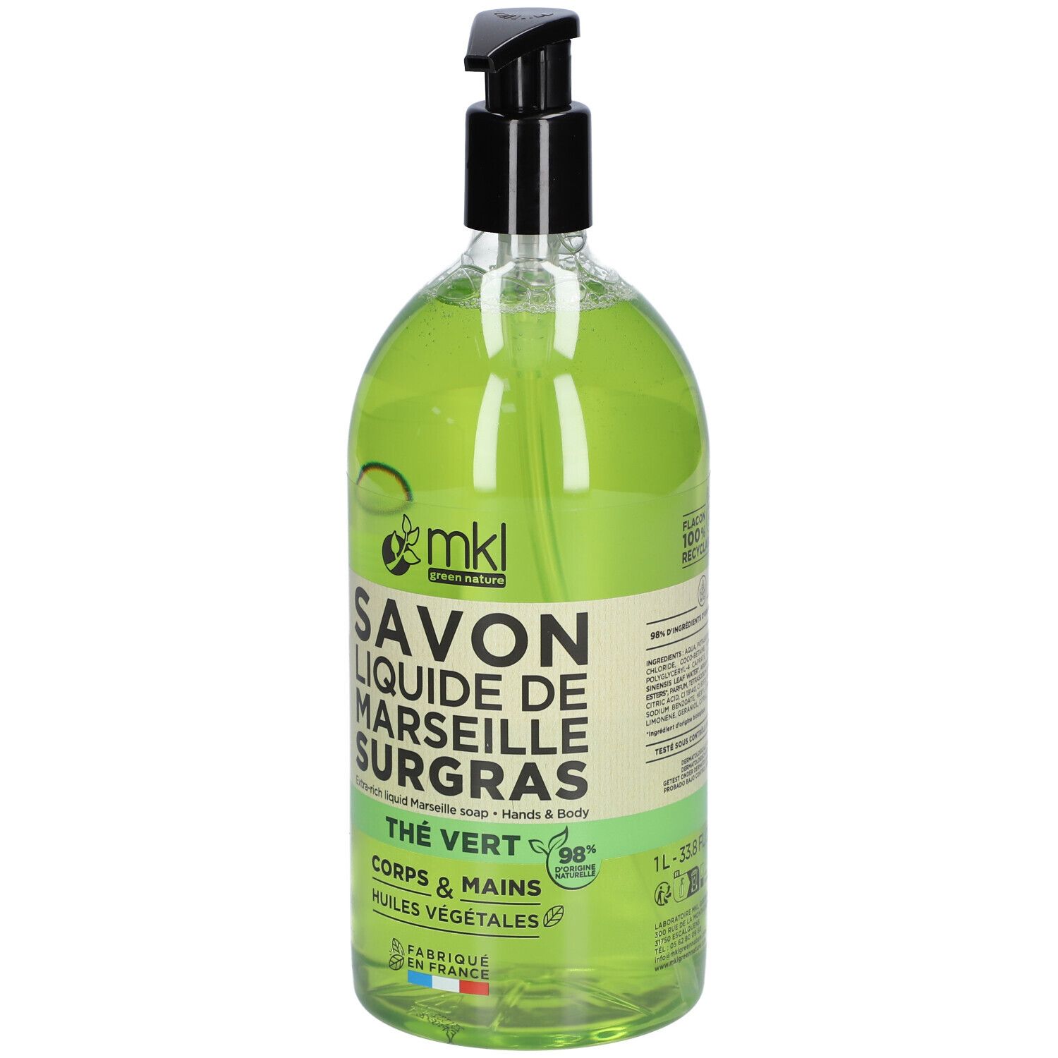 Groene vloeibare zeep in fles met zwarte pomp. Opschrift: SAVON LIQUIDE DE MARSEILLE SURGRAS, Thé Vert.