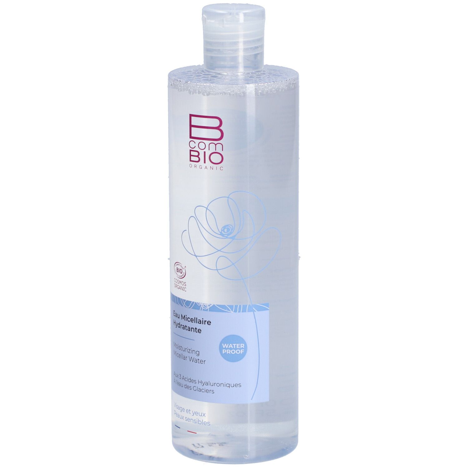 Transparante fles met witte dop. Opschrift: B COM BIO ORGANIC, Eau Micellaire Hydratante, Water Proof.