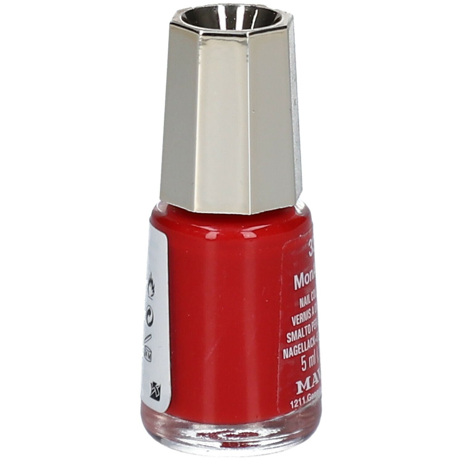 Rode nagellakfles met zilveren dop. Sticker met tekst. Merk: MAVALA. Volume: 5 ml.