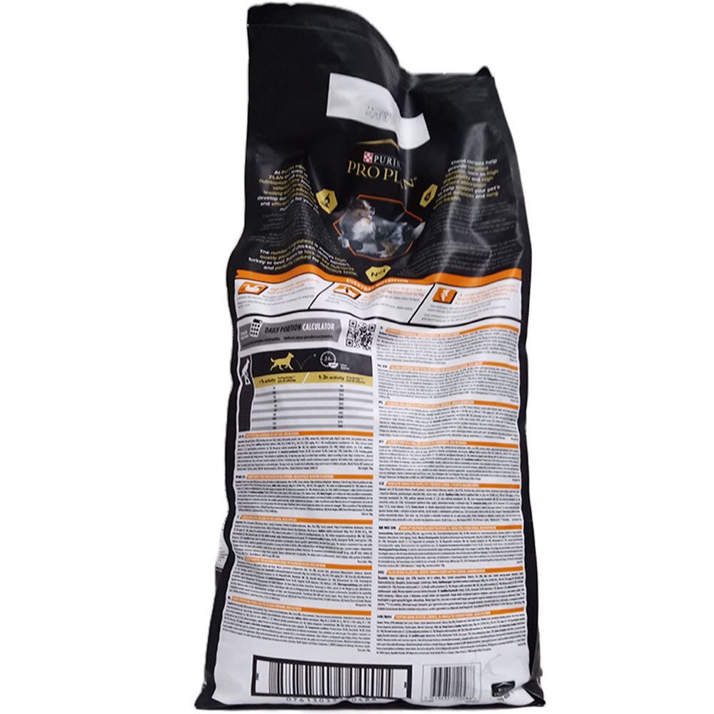 PURINA® PRO PLAN® Adult Medium Everyday Nutrition Poulet. Achterkant van de zwarte zak. Tekst en informatie. 14 kg/kr.